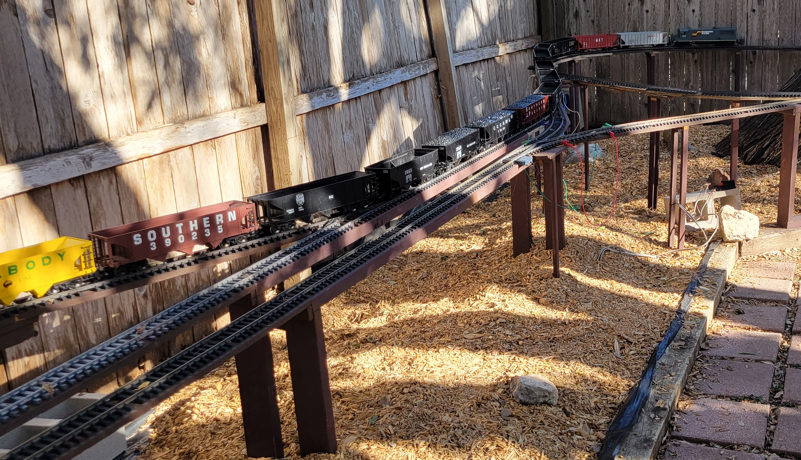Garden Scale hopper train